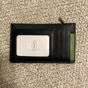 Fossil Logan Zip Coin in Midnight Navy. NWT